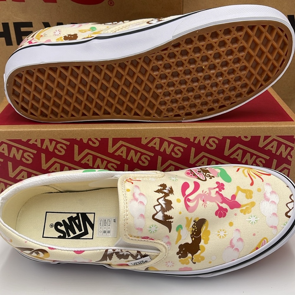 Vans Men’s Classic Slip-On Get Outdoors Classic White 
VN000BVZFRL
Sne… - Picture 4 of 16
